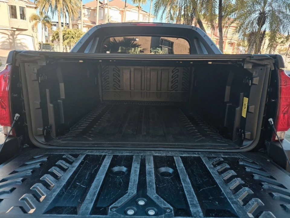 2006 Chevrolet Avalanche - Image 11 of 21