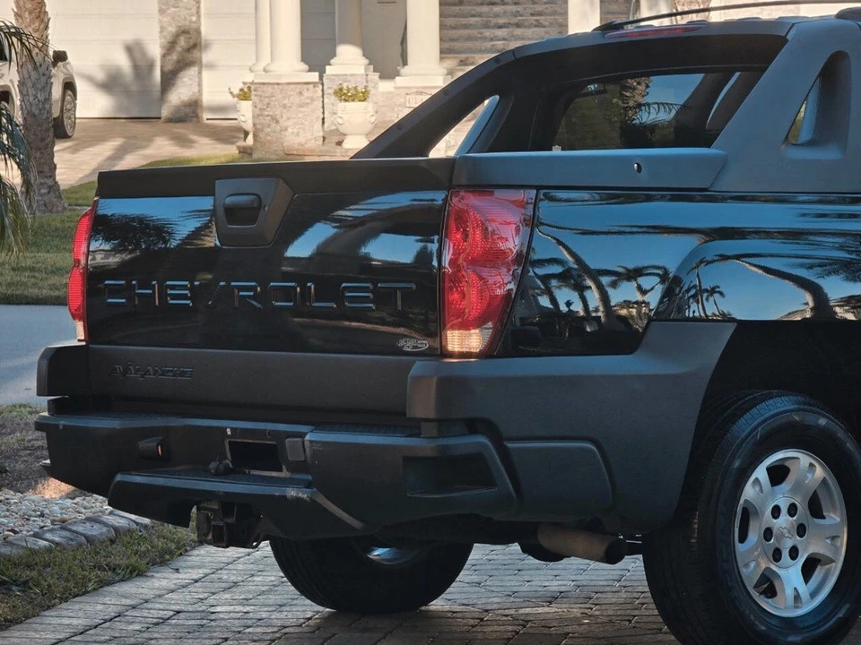 2006 Chevrolet Avalanche - Image 8 of 21