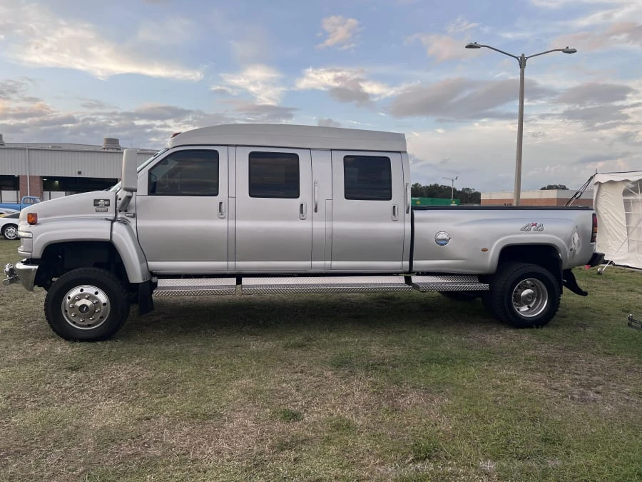 2006 Chevrolet Kodiak - Image 2 of 7
