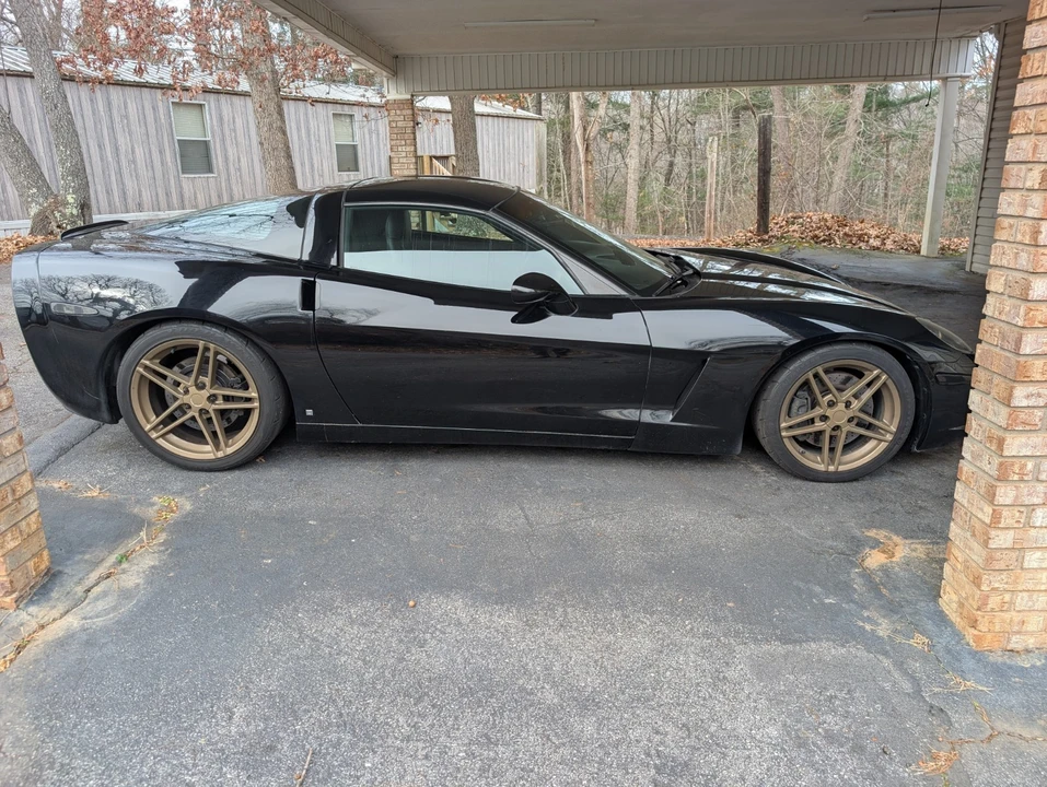 2006 Chevrolet Corvette C6 - Image 2 of 10