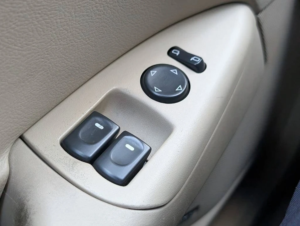 2006 Chevrolet Corvette C6 - Image 16 of 25