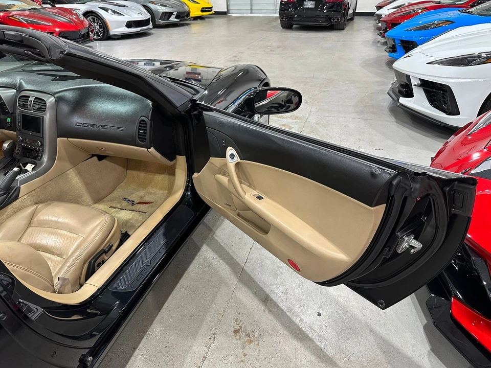 2006 Chevrolet Corvette C6 - Image 16 of 21