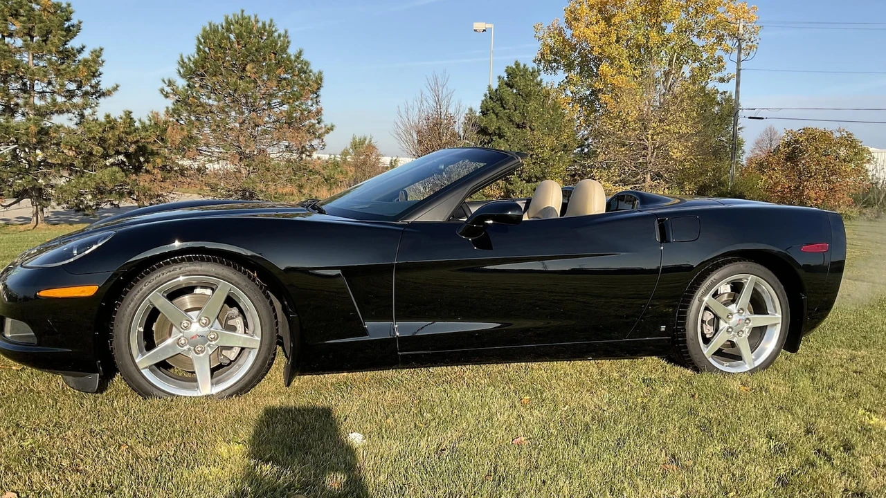 2006 Chevrolet Corvette C6 - Image 2 of 13