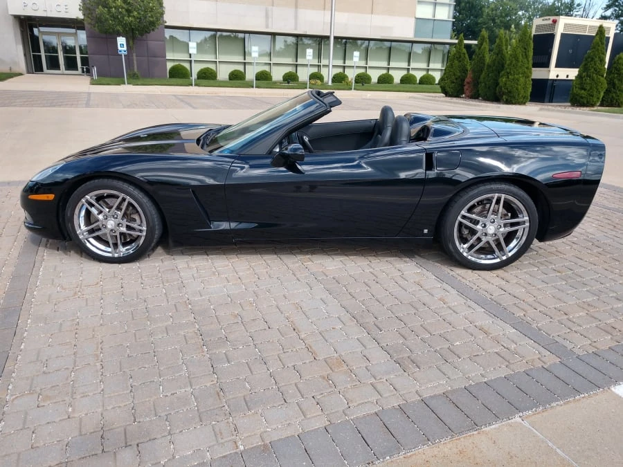 2006 Chevrolet Corvette C6 - Image 2 of 12