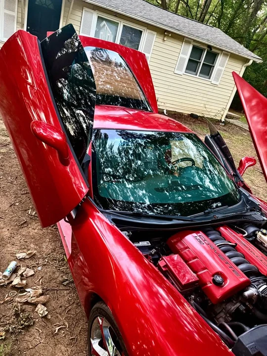 2006 Chevrolet Corvette C6 - Image 2 of 11
