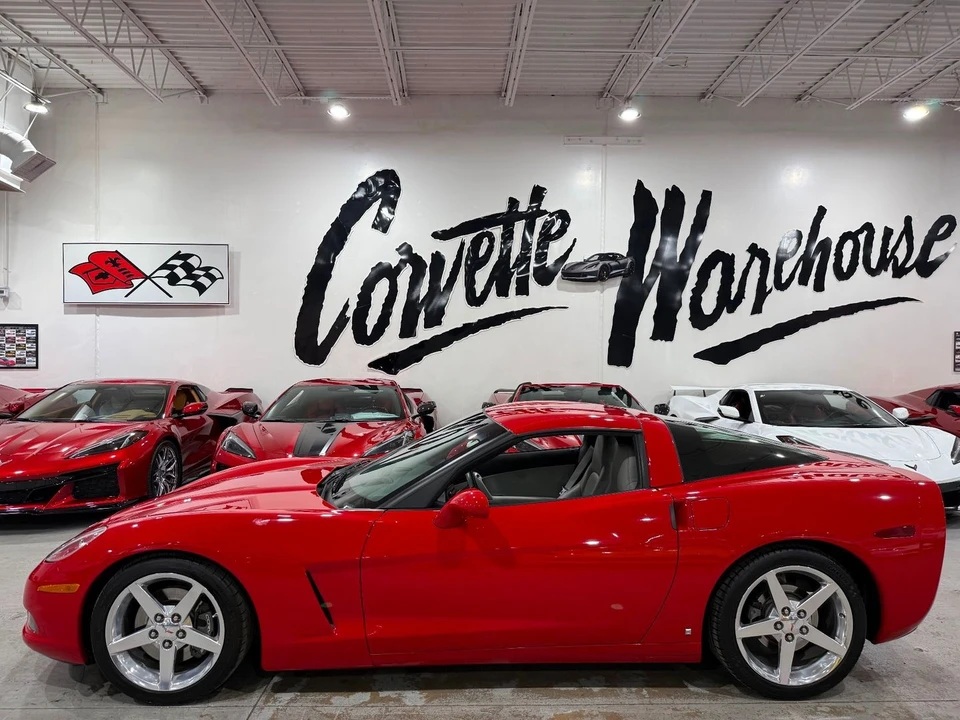 2006 Chevrolet Corvette C6 - Image 2 of 11
