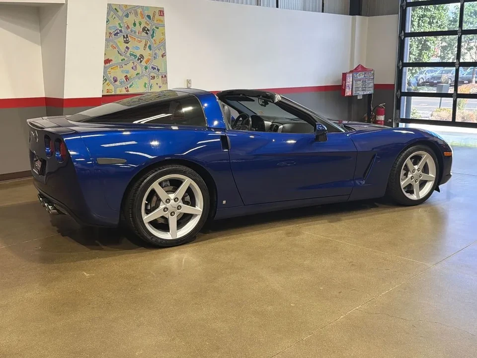 2006 Chevrolet Corvette C6 - Image 2 of 12