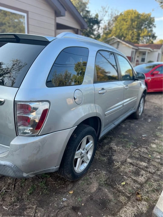 2006 Chevrolet Equinox - Image 10 of 12