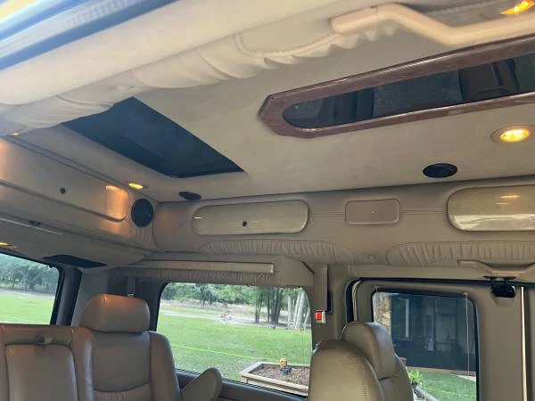 2006 Chevrolet Express - Image 9 of 10