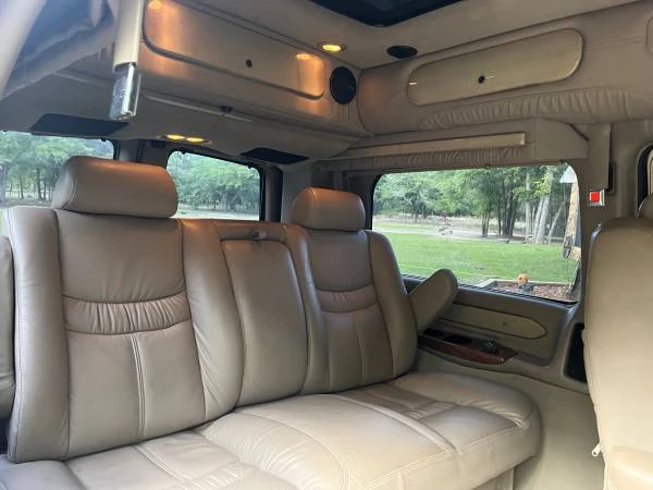 2006 Chevrolet Express - Image 4 of 10