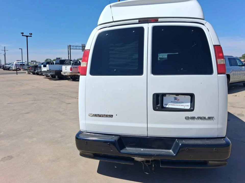 2006 Chevrolet Express - Image 2 of 6