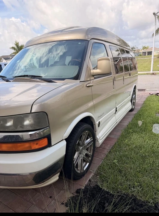 2006 Chevrolet Express - Image 9 of 13