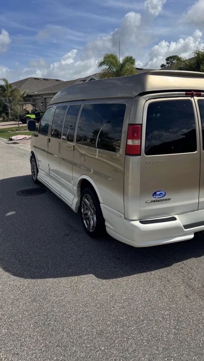 2006 Chevrolet Express - Image 4 of 13