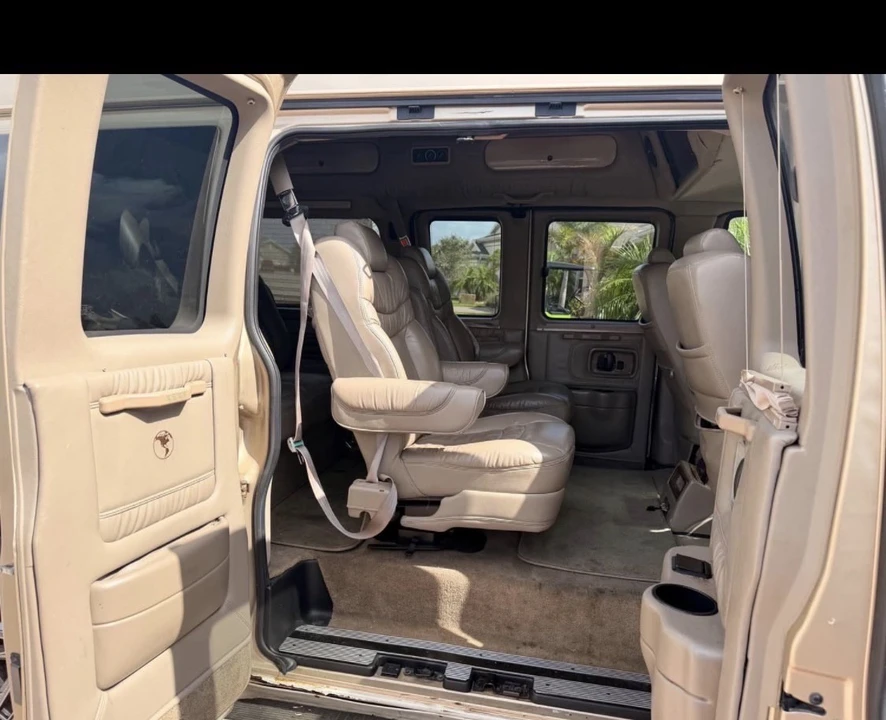 2006 Chevrolet Express - Image 13 of 13