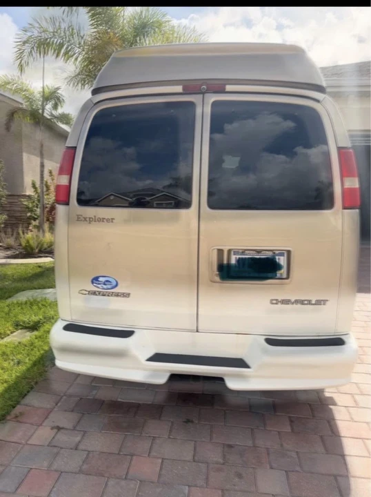 2006 Chevrolet Express - Image 6 of 13