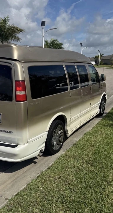 2006 Chevrolet Express - Image 3 of 13