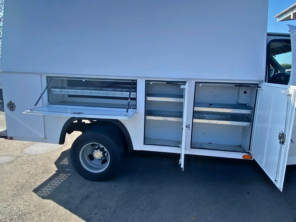 2006 Chevrolet Express - Image 9 of 20