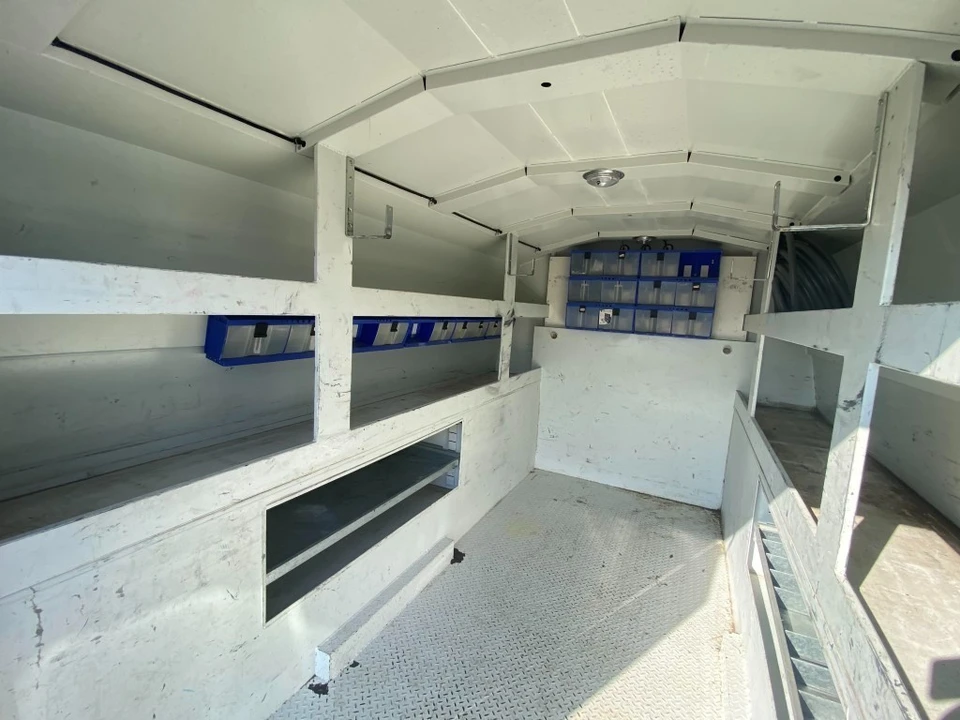 2006 Chevrolet Express - Image 10 of 20