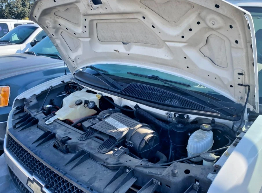2006 Chevrolet Express - Image 12 of 20