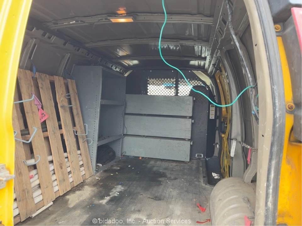 2006 Chevrolet Express - Image 10 of 12
