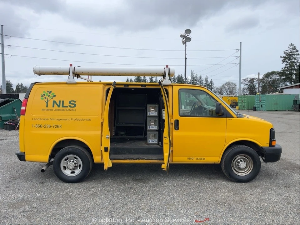 2006 Chevrolet Express - Image 11 of 12