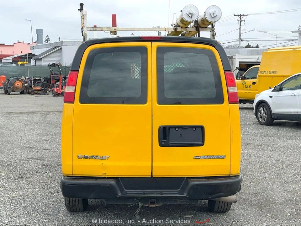 2006 Chevrolet Express - Image 8 of 12