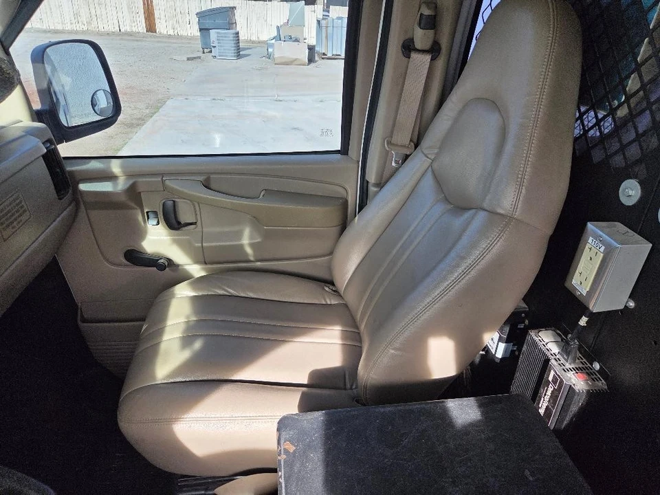 2006 Chevrolet Express - Image 9 of 9