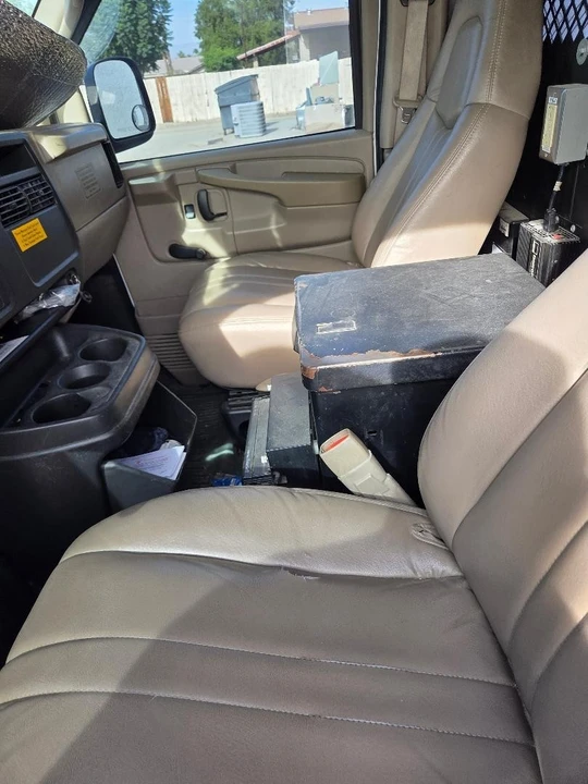 2006 Chevrolet Express - Image 8 of 9