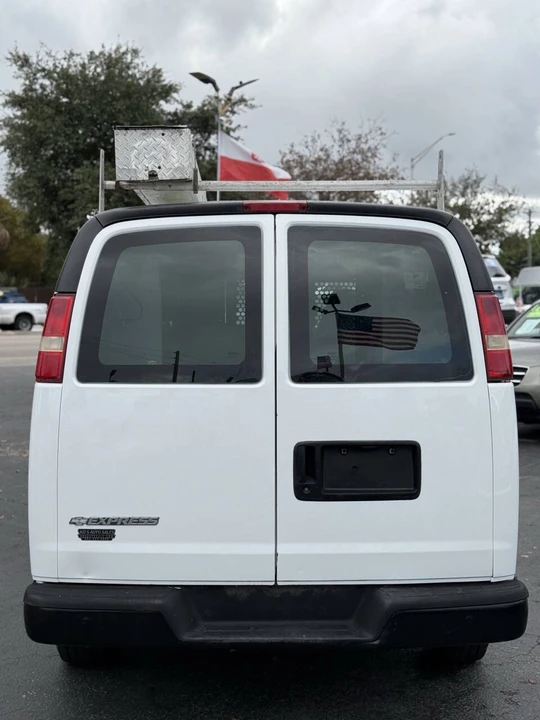 2006 Chevrolet Express - Image 8 of 21