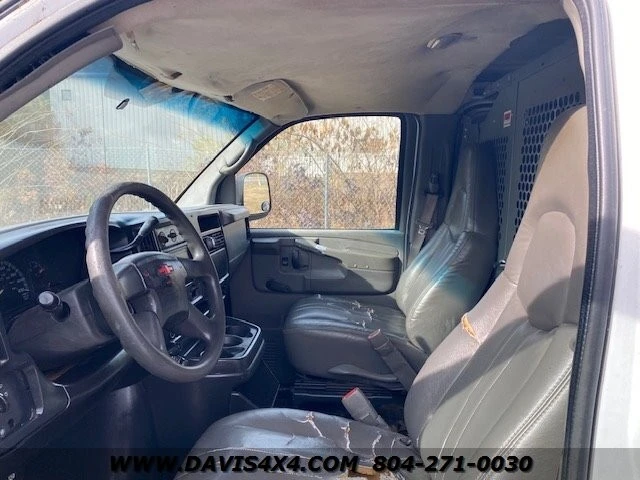 2006 Chevrolet Express - Image 13 of 24