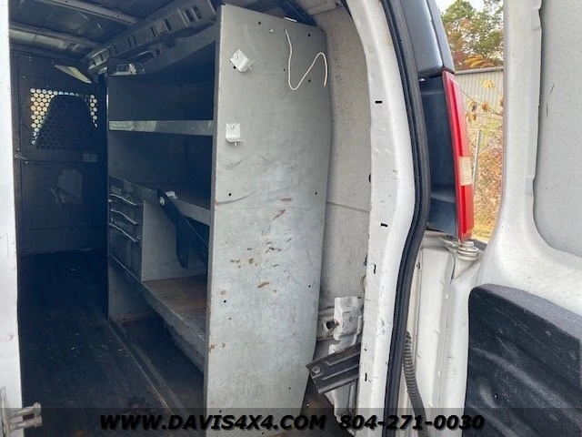 2006 Chevrolet Express - Image 17 of 24