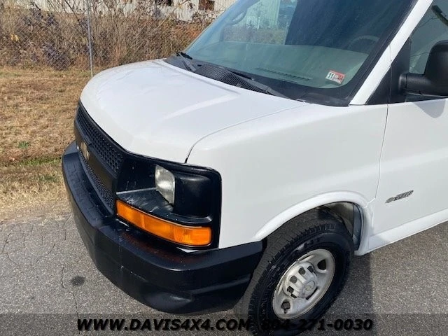 2006 Chevrolet Express - Image 23 of 24