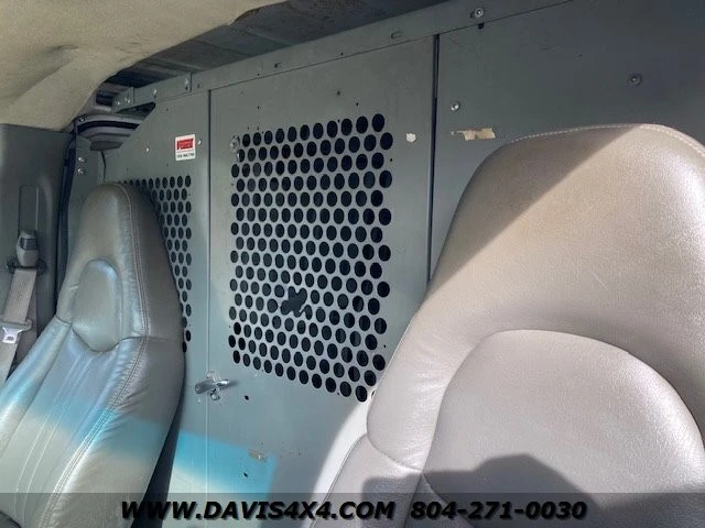 2006 Chevrolet Express - Image 12 of 24