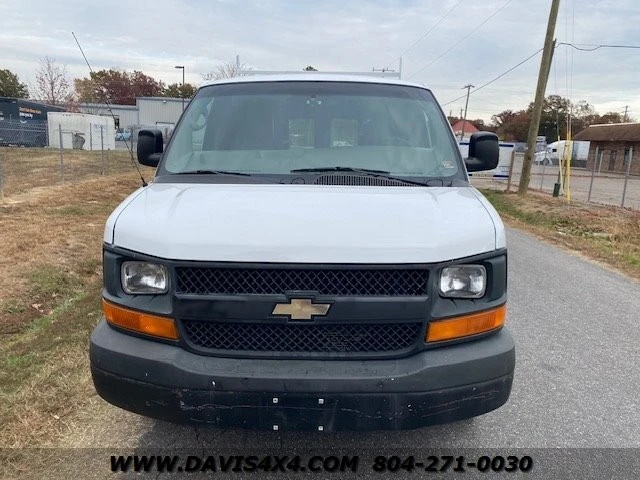 2006 Chevrolet Express - Image 2 of 12