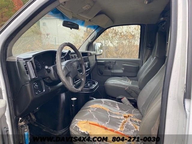 2006 Chevrolet Express - Image 7 of 12