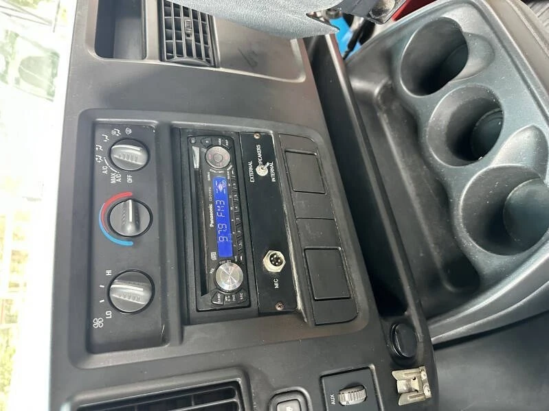 2006 Chevrolet Express - Image 4 of 21