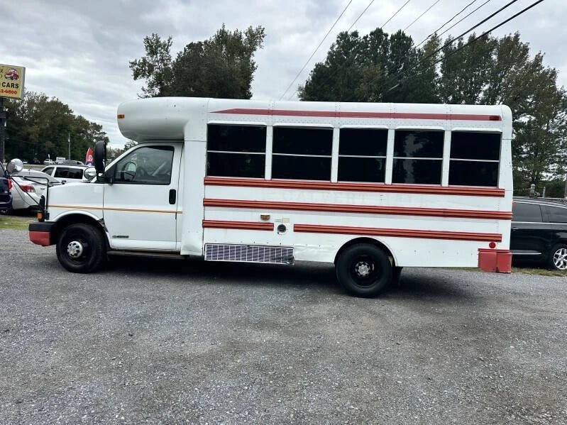 2006 Chevrolet Express - Image 15 of 21