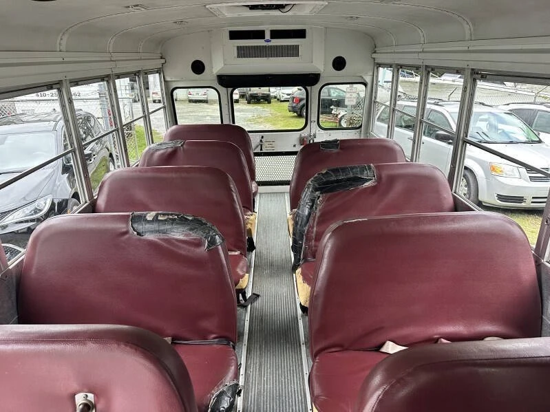 2006 Chevrolet Express - Image 6 of 21