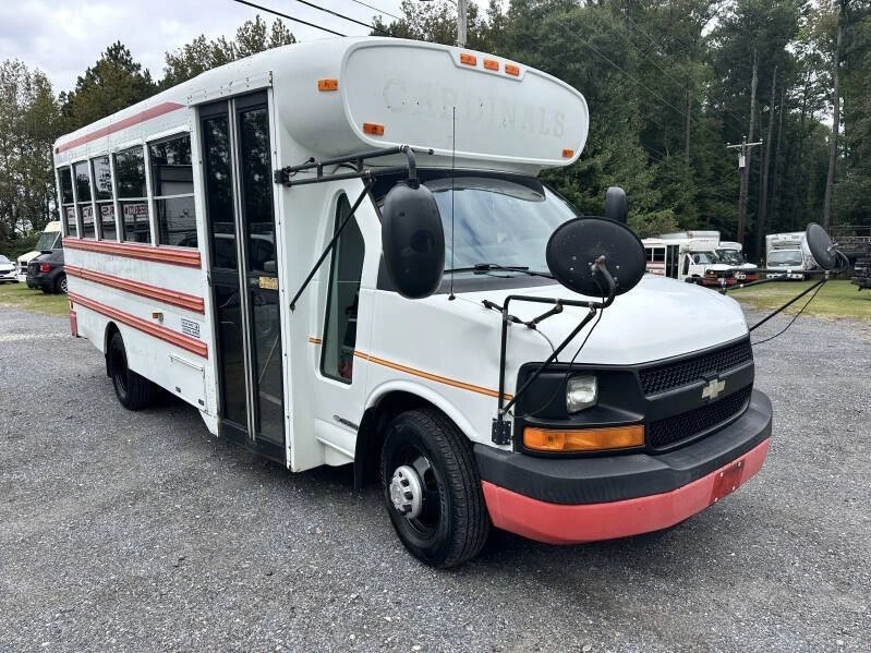 2006 Chevrolet Express - Image 9 of 21