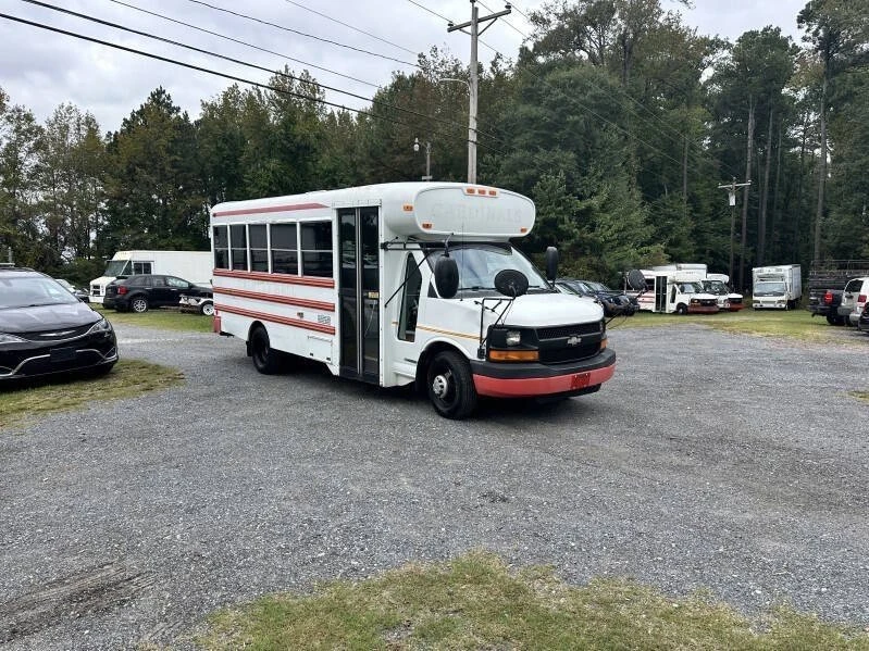 2006 Chevrolet Express - Image 8 of 21