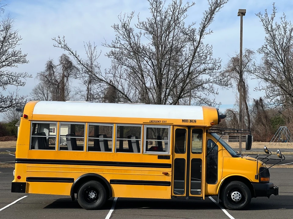2006 Chevrolet Express - Image 8 of 21