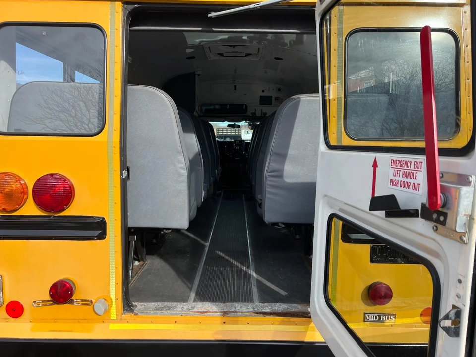 2006 Chevrolet Express - Image 6 of 21