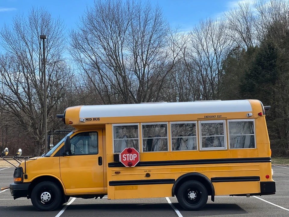 2006 Chevrolet Express - Image 3 of 21