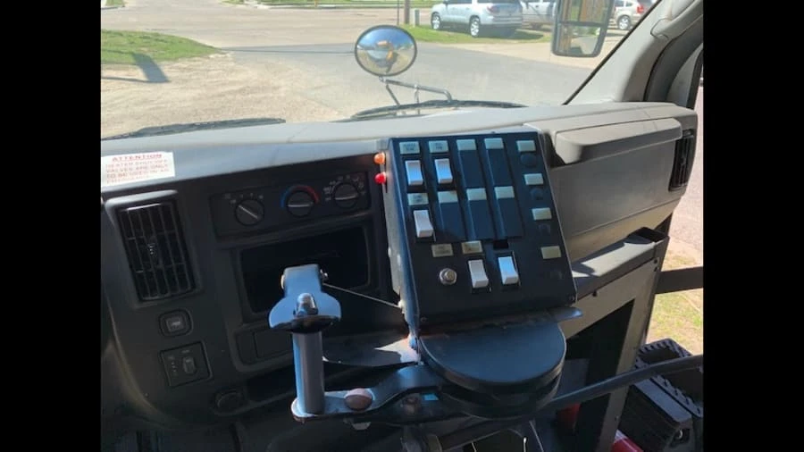 2006 Chevrolet Express - Image 4 of 8