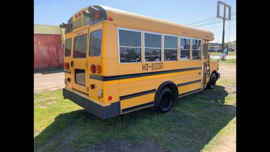 2006 Chevrolet Express - Image 2 of 8