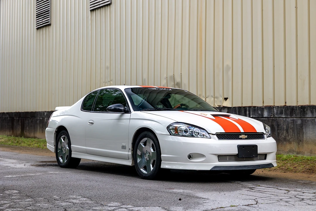 2006 Chevrolet Monte Carlo 6th Gen - Image 2 of 31