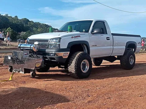 2006 Chevrolet Pulling Truck
