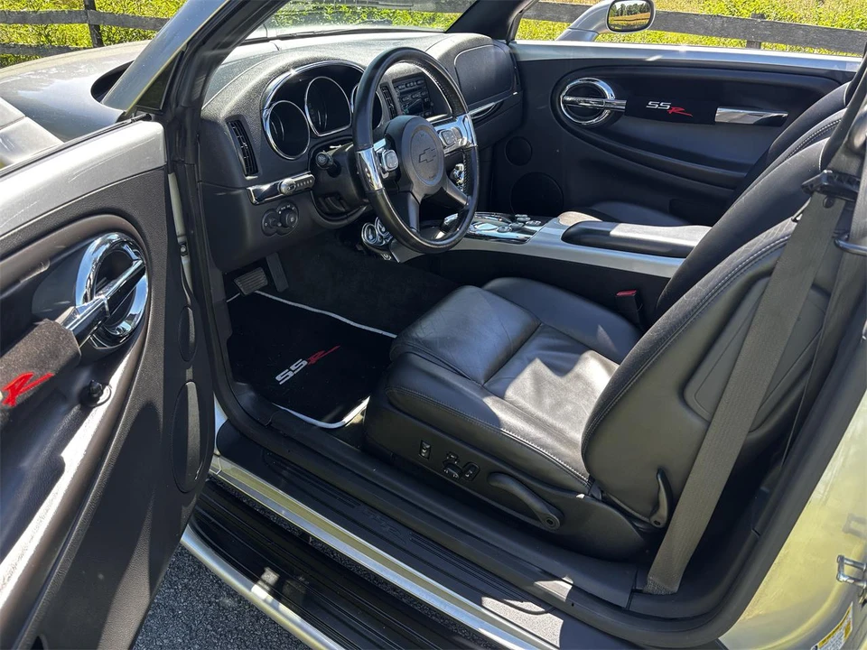 2006 Chevrolet SSR - Image 19 of 31