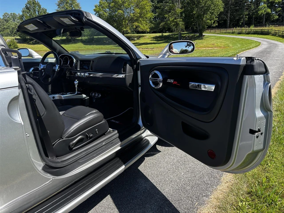 2006 Chevrolet SSR - Image 28 of 31