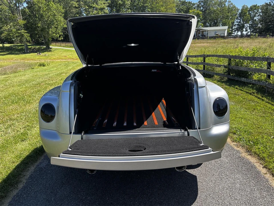 2006 Chevrolet SSR - Image 15 of 31